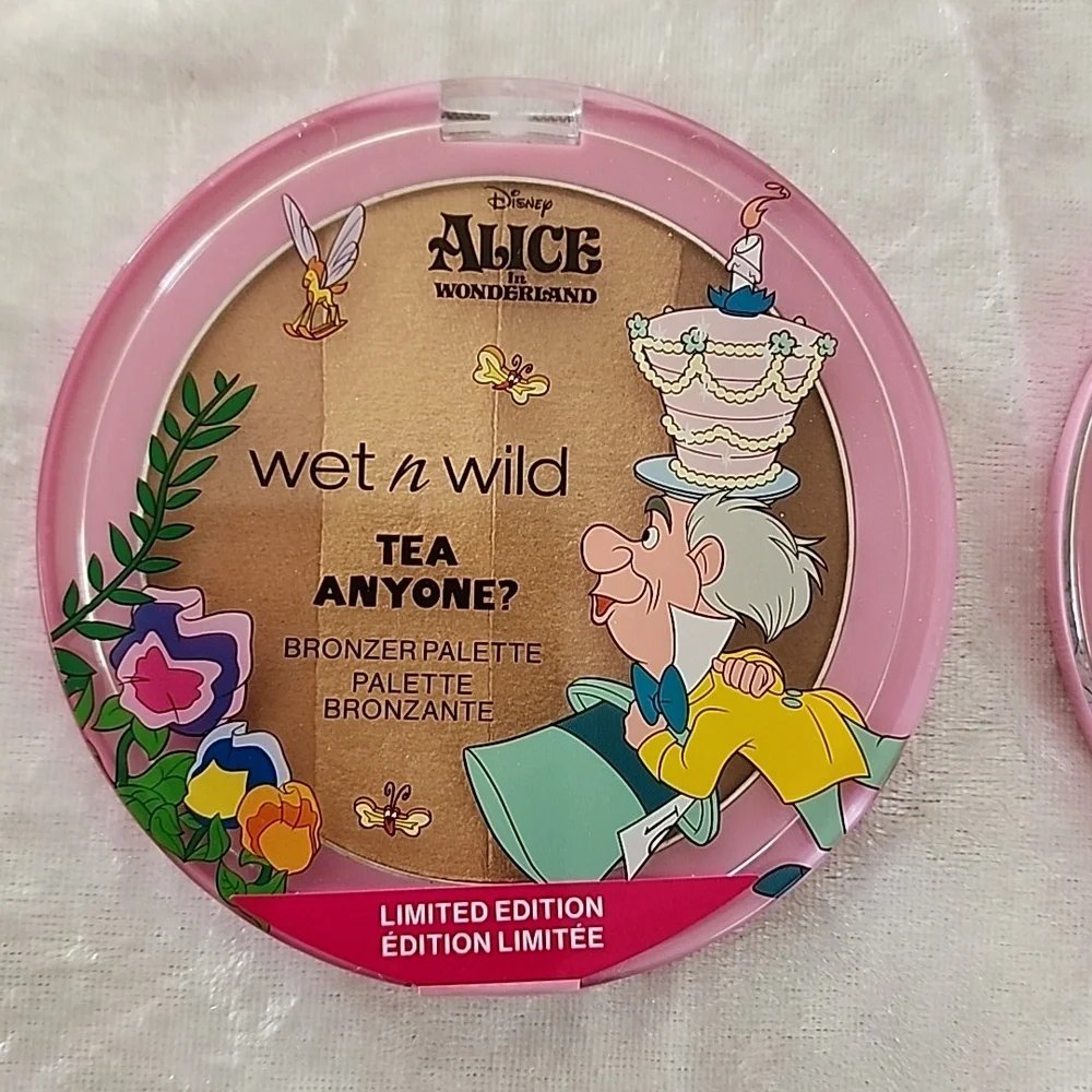 ✨️DISNEY ALICE IN WONDERLAND BRONZER PALLETTE/ BLUSH PALETTE ✨️💕